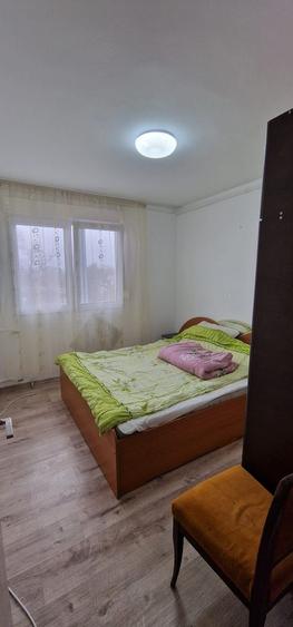Doua camere in zona sediu politie.