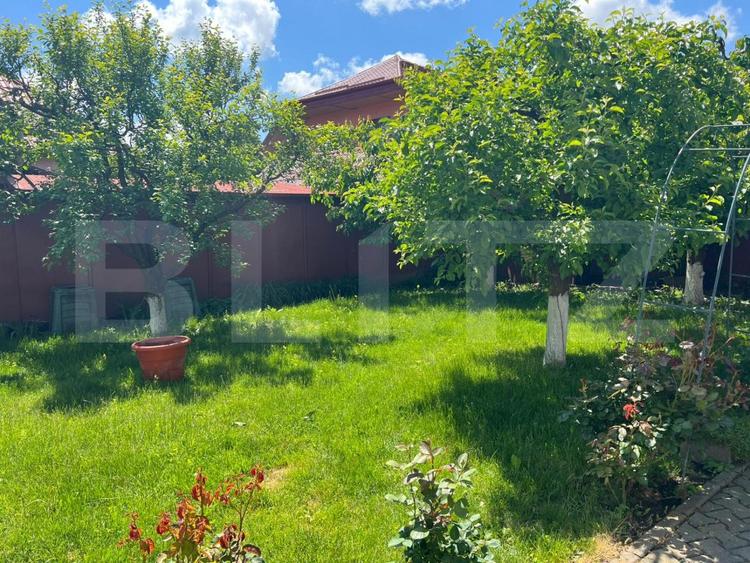 Casă tip duplex, de vanzare, cu 10 camere, 365 mp, zona Libertatii