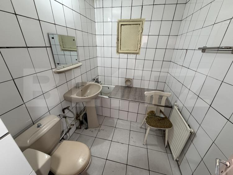 Spațiu comercial, 27 mp, vitrină la stradă, zona Cetate