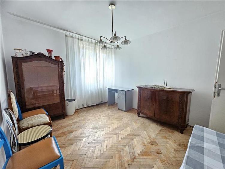 Apartament 4 camere zona 7 Noiembrie UMFST Spitale