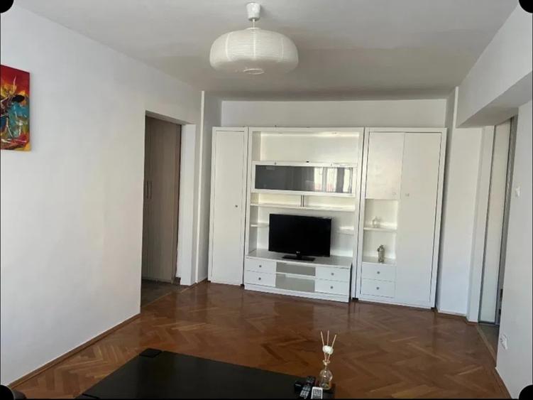 Apartament 3 camere, semidecomandat, 76 mp, ac, 2 bai, balcon, Turda