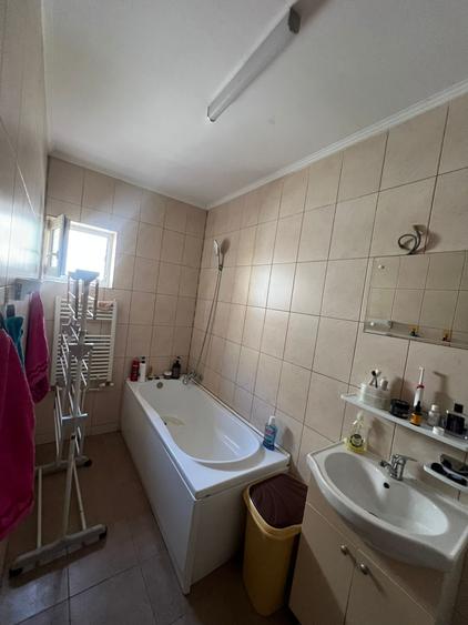 Apartament 49mp, la mansarda - cu pod ! Zona Tomis 3, Str. Zmeurei ,63500 €