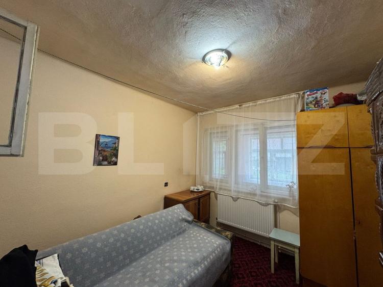 Casa de vanzare, cu 3 camere, 120 mp, 1080 mp teren, zona Simeria