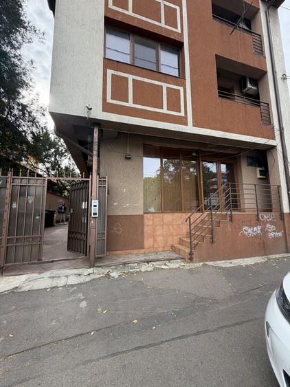 Spatiu comercial de inchiriat, 96 mp + depozitarestradal, 13 Septembrie