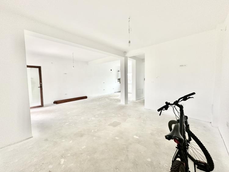 Duplex 4 camere - 2 bai - Teren 400 mp - Mosnita