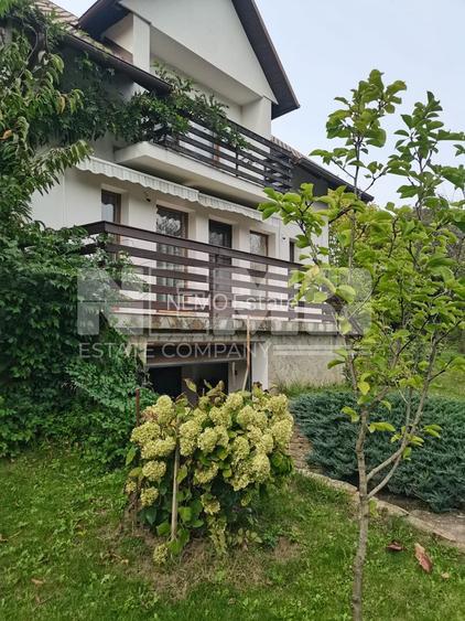 Casă/Vila + Teren 13 Ari de Vânzare |Lisaura/Suceava I 280.000 Euro - 28