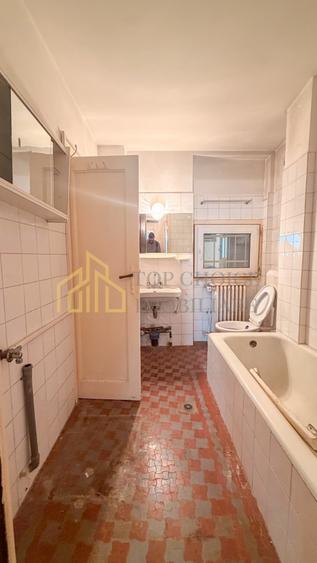 CAMERE TRANSFORMABIL IN 3 - LANGA SALA PALATULUI - CLADIRE CU ISTORIE