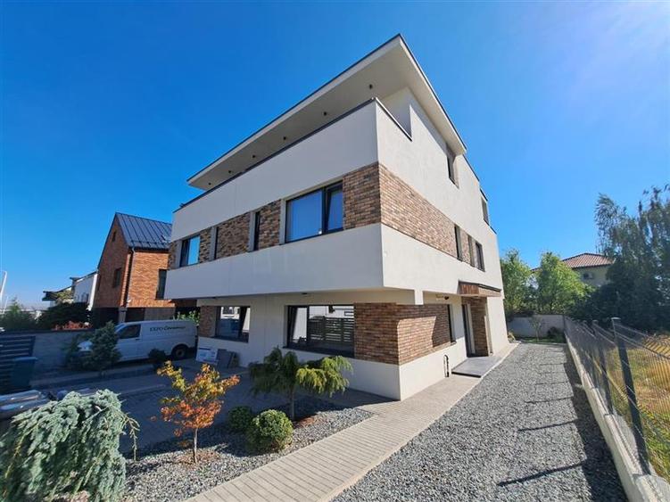 Casa tip Duplex, 180 mp utili, situata in cartierul Europa!