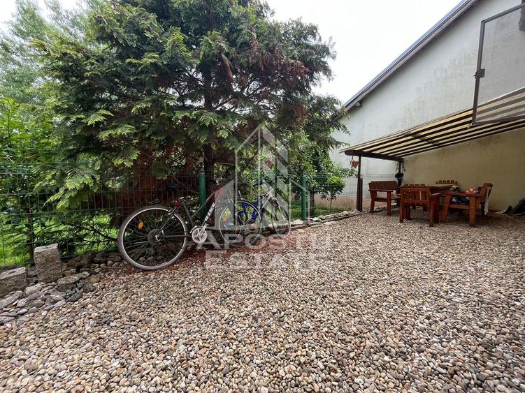Casa individuala , 4 camere,2 bai, garaj, acces auto, 575 teren