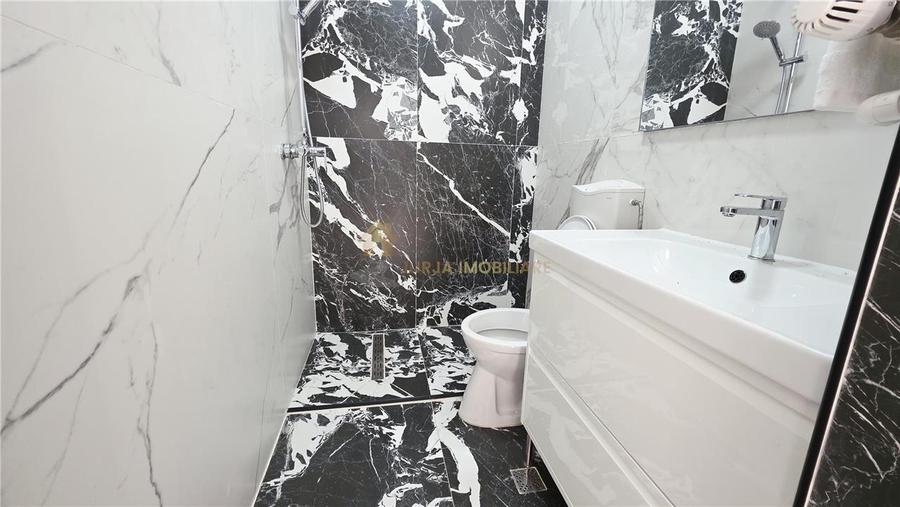 Apartament premium 80 mp Prima inchiriere Curte proprie 40 mp Strada Piezisa Zon