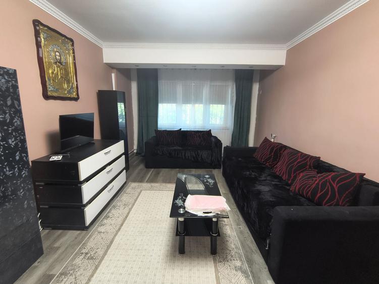 CASA DE CULTURA, 2 CAMERE, 2 BALCOANE, GAZE, 40 MP PRET 89900 EURO