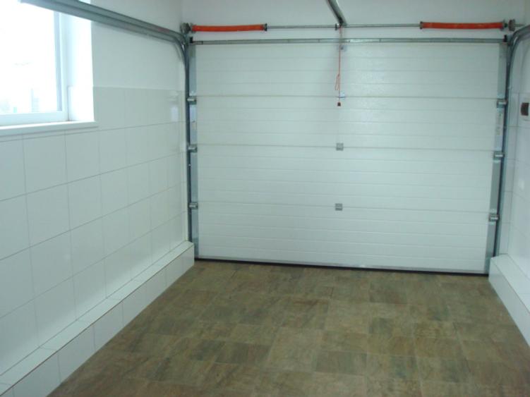 Casa individuala 5 camere - 2 bai - 922 mp teren - garaj - Selimbar