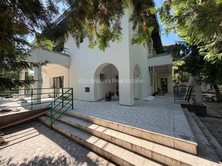 Vanzare casa Bucuresti noi, super deal, teren 1300 mp, renovata integral