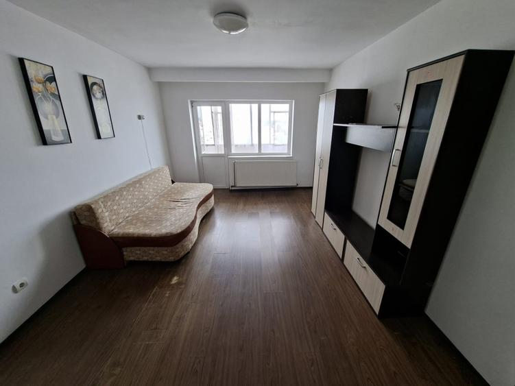 Apartament 2 camere de vanzare.