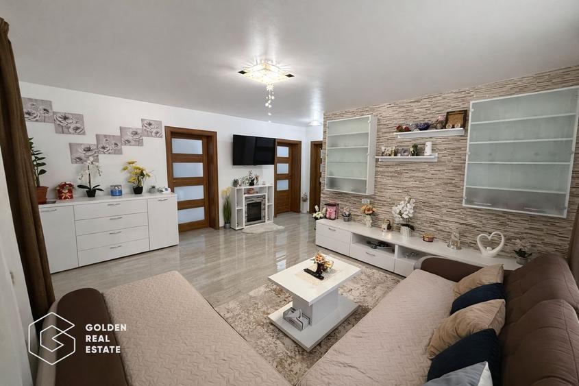 Vila la cheie, 3 camere Mandruloc, 1055mp teren, garaj, la 13 km de Arad