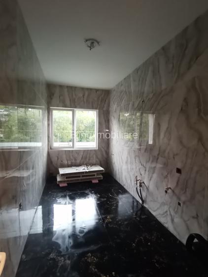 Casă de vânzare cu 4 camere, 141 mp , Gruia - 7