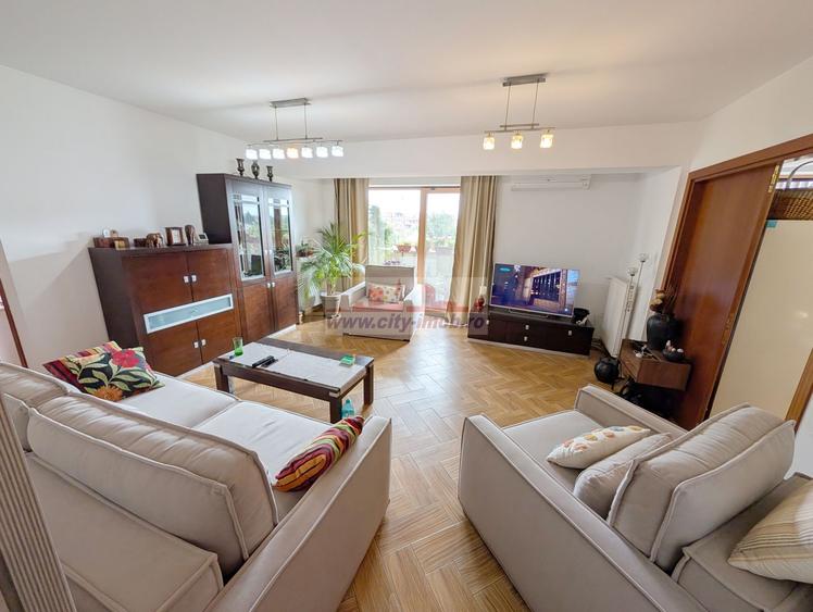 Vanzare apartament 3 Camere Straulesti