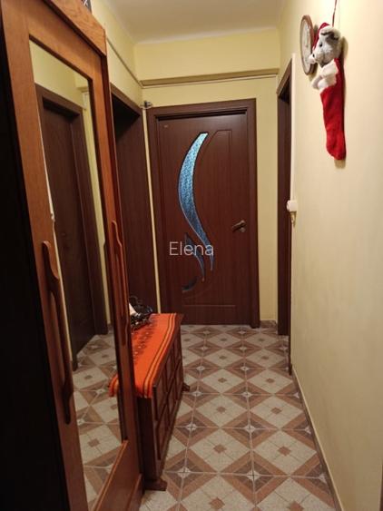 Proprietar vand apartament 2 camere - 2