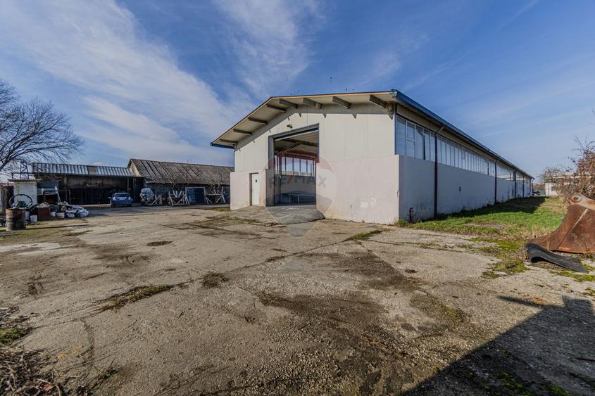 De închiriat spațiu pentru depozitare 300mp + curte 650mp Feldioara