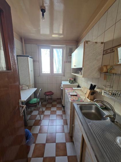 Titan, 10 minute metrou Costin Georgian, la piata Minis, 2 gr sanitare,