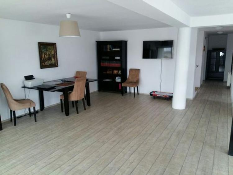 Vila ren.2018,P+1+M, 5 dormitoare,4bai,teren 500 mp,garaj 2 loc.cu acces in casa