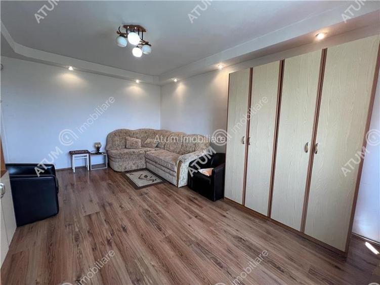 Apartament 2 camere decomandate cu boxa si pivnita zona Vasile Aaron - 2