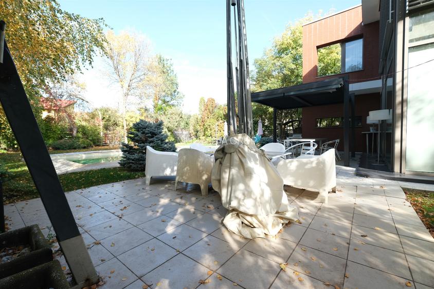 OTOPENI, Vila exclusivista P+E - 6 camere, 4 bai  cu piscina - 21