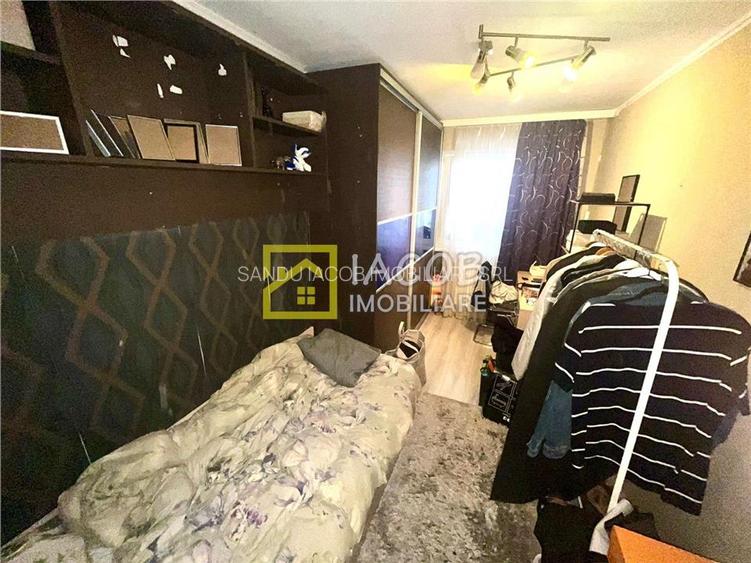 Apartament 3 camere, str. Alecu Russo, langa Vila Royal, Bacau - 12