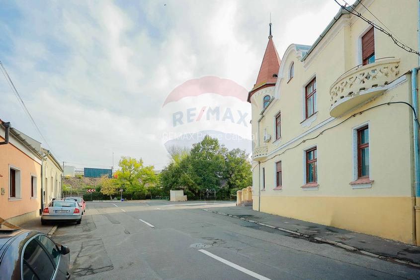 Spațiu comercial de vânzare situat ultracentral, str. George Enescu - 4