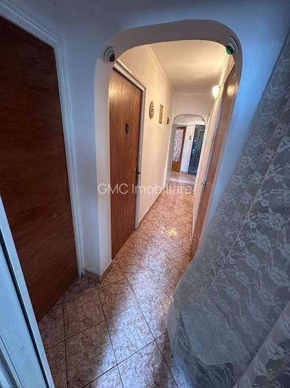De vanzare apartament 3 camere 2 bai zona Crangasi - 13
