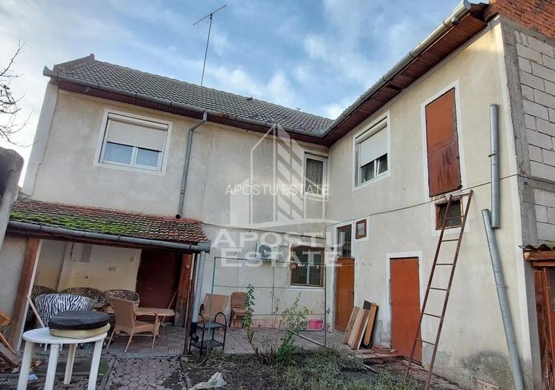 Casa individuala, cu 12 camere,5 bai, acces auto, teren 642, Girocului - 15