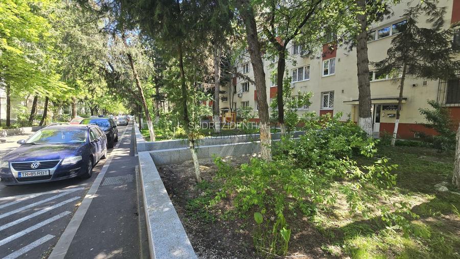 Apartament cu 4 camere de vanzare, Bd. C-tin Brancoveanu, Sector 4 - 17