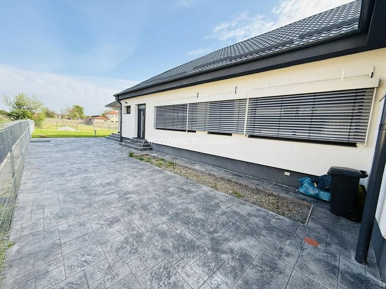 Giroc Central | Casă renovată complet | 4 camere | 2 bai - 3