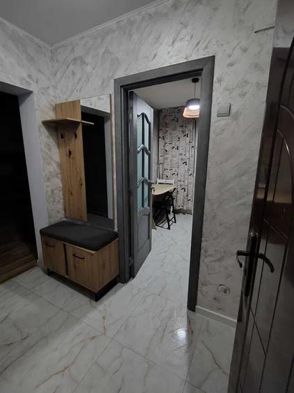 3 Camere | Titan | Metrou | Mobilat | Utilat |