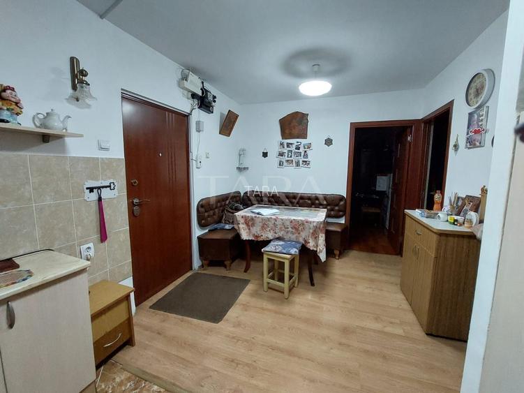 Apartament 3 camere decomandat, etaj intermediar, zona Minerva - 6