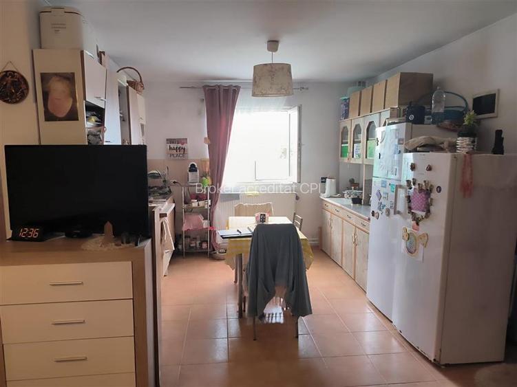 Casa de vanzare,Buturugeni, pret mic - 11