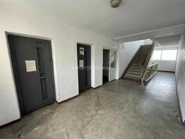 Auchan-Vitan Garsoniera 30 mp,mobilata,etaj 8/10 - 12