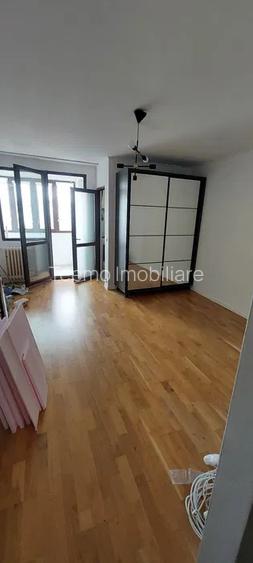 Garsoniera, decomandata, 34 mp, decomandata, balcon, metrou, Costin Georgian - 3
