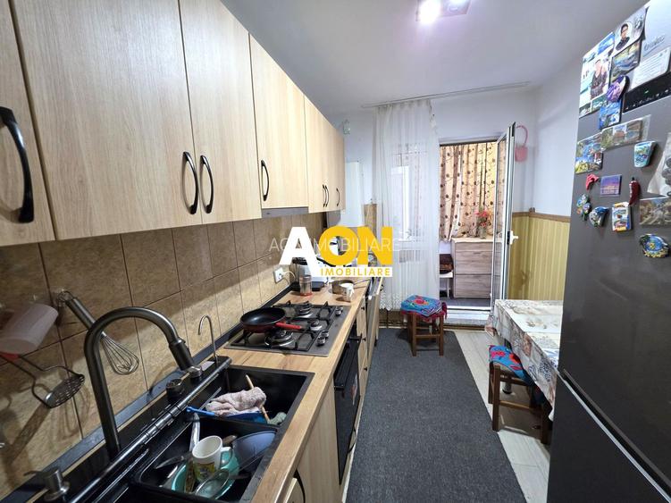 Apartament cu 3 camere, parter, boxă, acces curte, Cetate, zona Closca - 4