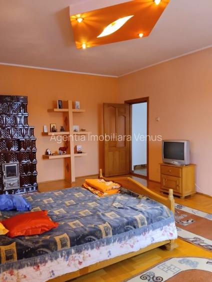 Casa cu etaj str.Calea Nationala zona Bazar - 6