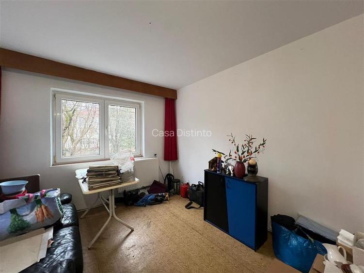 Apartament cu  4 camere si garaj zona centrala - 5