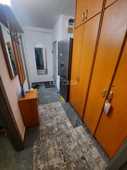 Apartament cu 2 camere, etaj 2/4, zona Podu Ros - 6