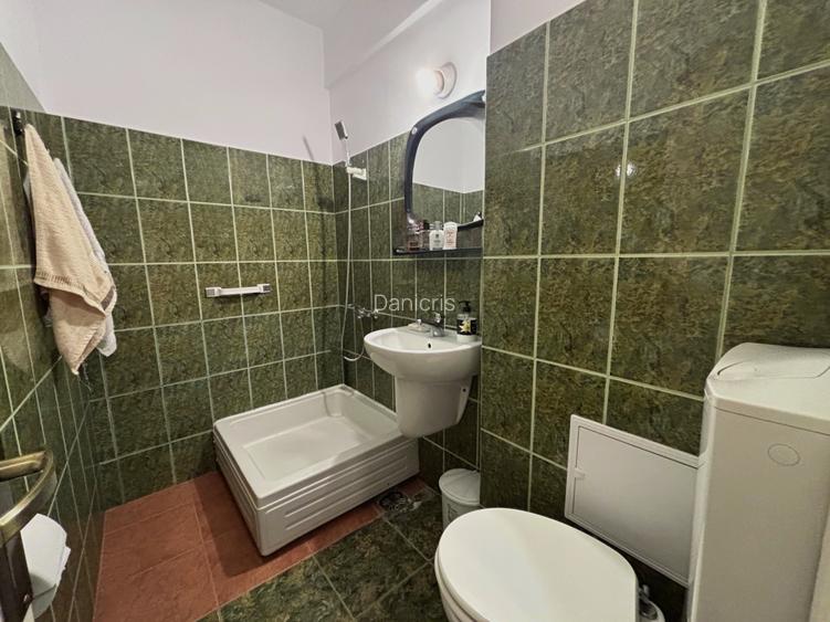 Apartament cu 2 camere de închiriat | Vedere către Piața Ovidiu - 13