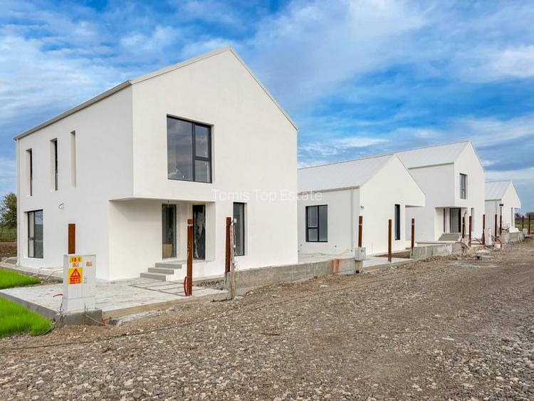 Vila P+1 in Valu lui Traian, pe partea dreapta - finisata complet - 18