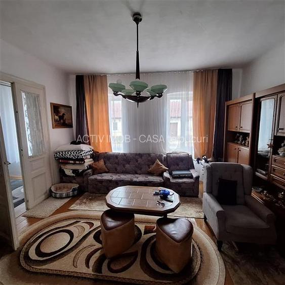 Bocsa Montana, Casa mare la strada principala - 2