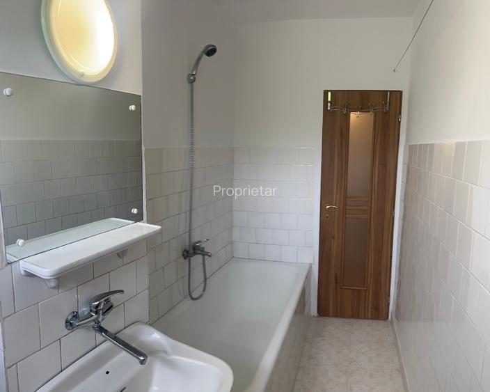 PROPRIETAR vaănd apartament 2 camere,semidecomandat,zona ultracentrală în - 12