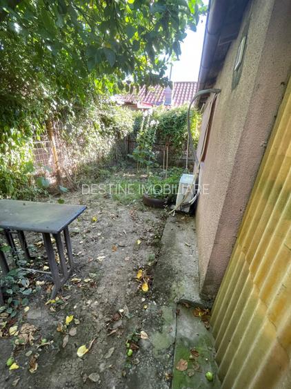 Casa cu 3 camere, garaj si curte spatioasa – zona Giulesti  - 12