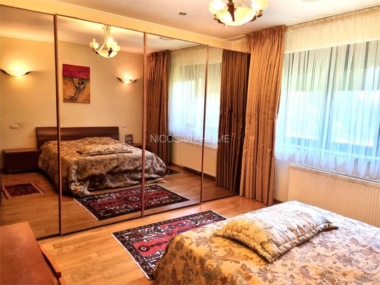 Chitila langa Lacul cu Nuferi si Padure - 7