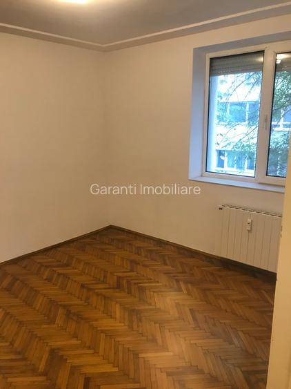 P-ta Victoriei/strada Mexic/metrou - 4