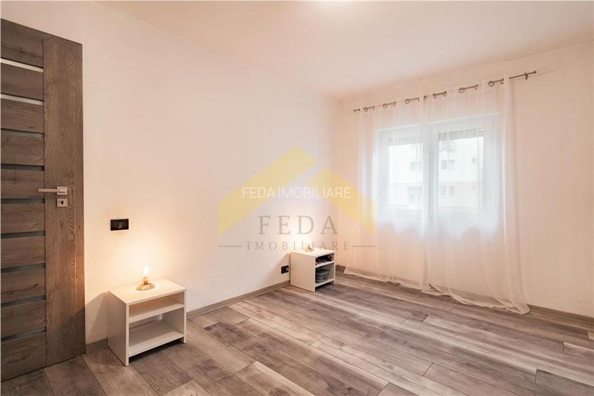 Apartament 3 camere de vanzare cartier Micalaca, zona 500 - 7